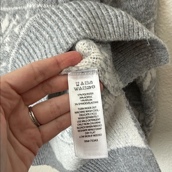 Cupcakes And Cashmere Snowflake Sweater - Picture 5 of 7